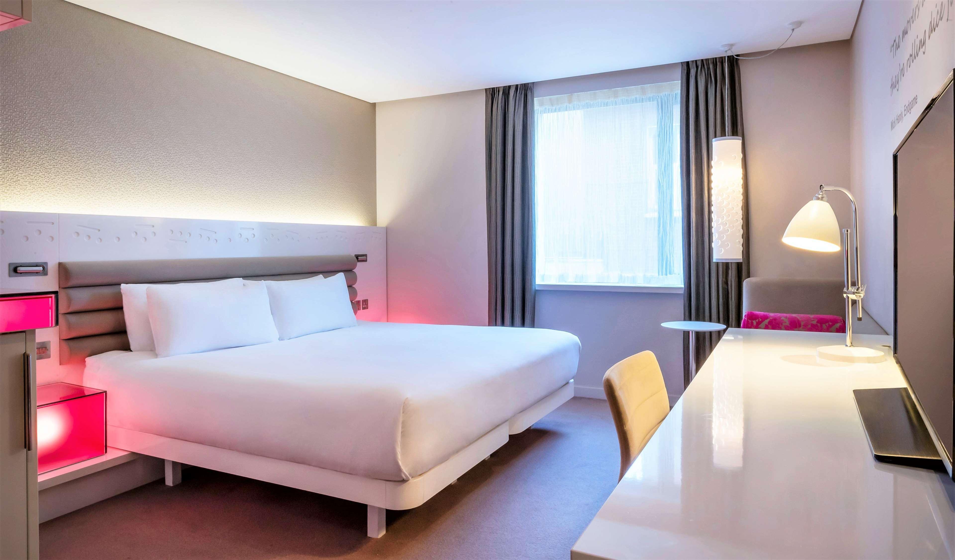 The Morrison Dublin, Curio Collection By Hilton Hotel Luaran gambar A room at the hotel