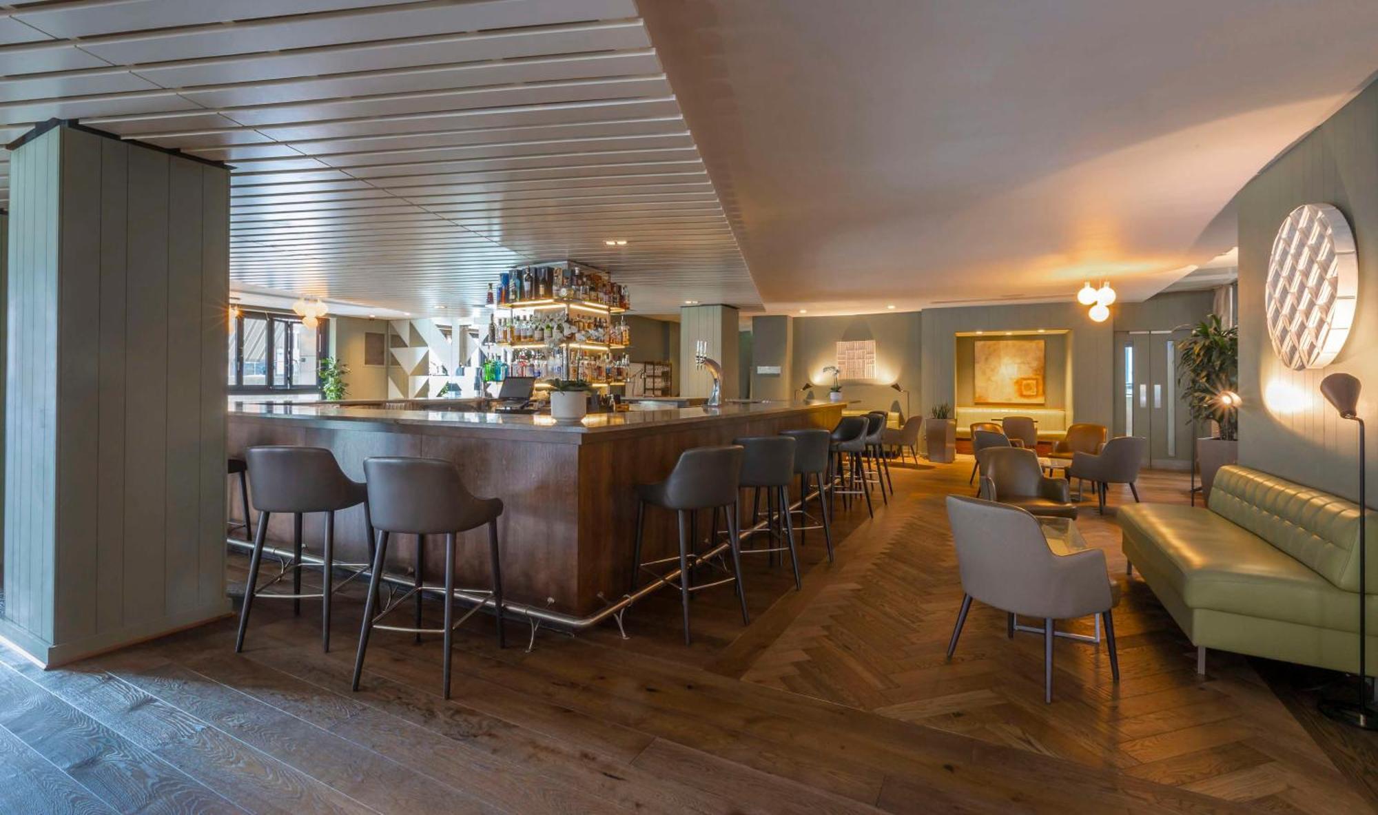 The Morrison Dublin, Curio Collection By Hilton Hotel Luaran gambar The bar at the 1900