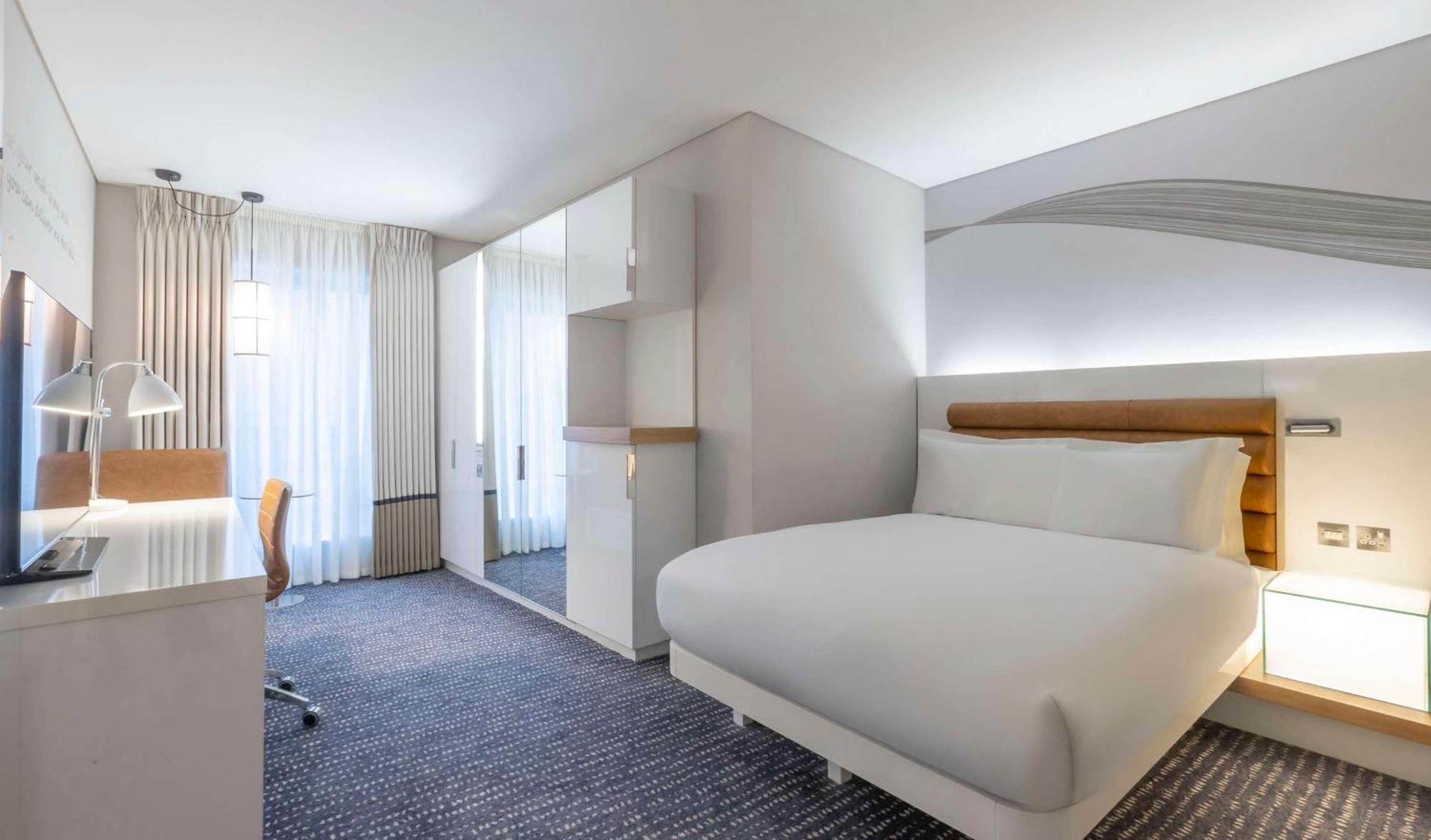The Morrison Dublin, Curio Collection By Hilton Hotel Luaran gambar A room at the Hilton Garden Inn in London, United Kingdom