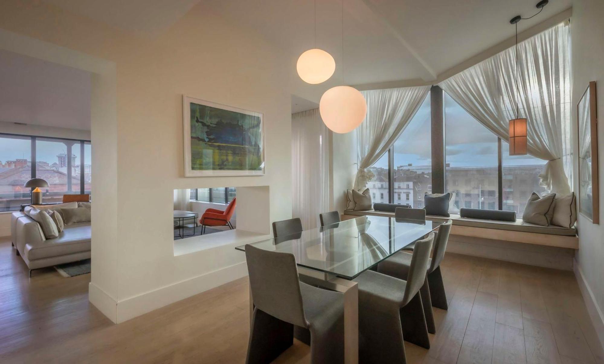 The Morrison Dublin, Curio Collection By Hilton Hotel Luaran gambar A dining room