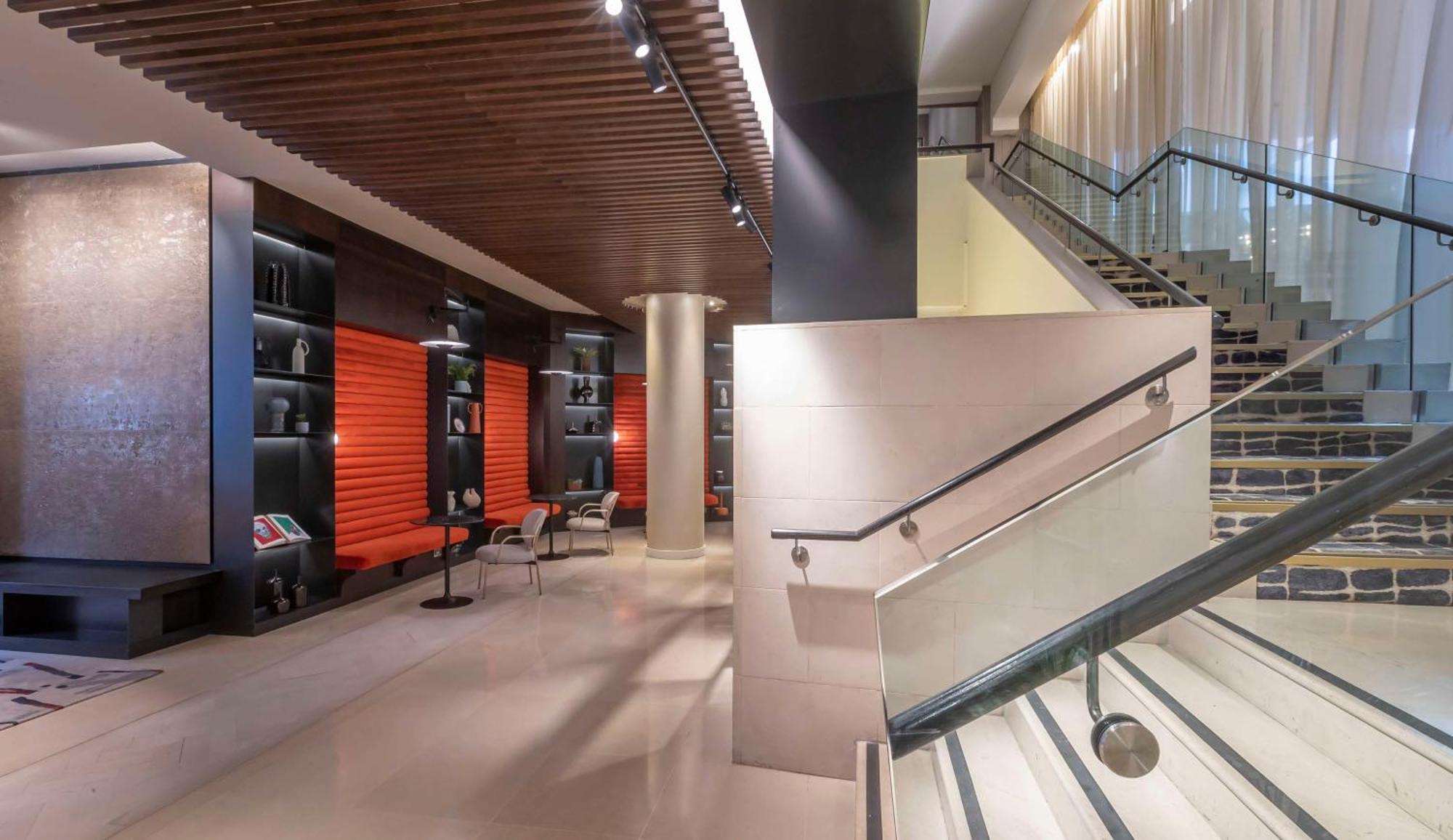 The Morrison Dublin, Curio Collection By Hilton Hotel Luaran gambar Interior of the library