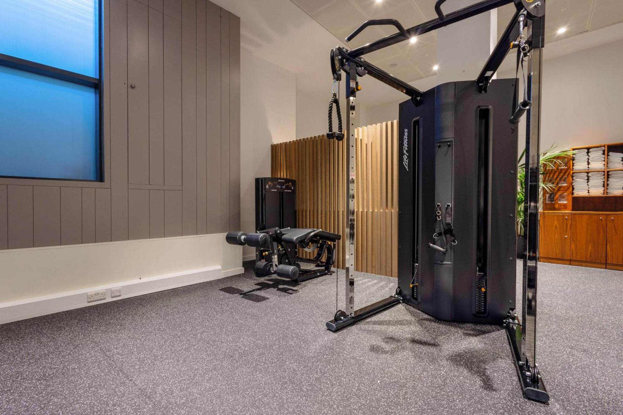The Morrison Dublin, Curio Collection By Hilton Hotel Luaran gambar A functional trainer
